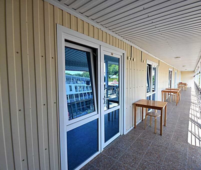 Suzanna Hotel