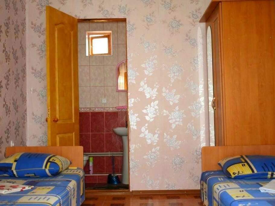 Oasis-Yug Hotel