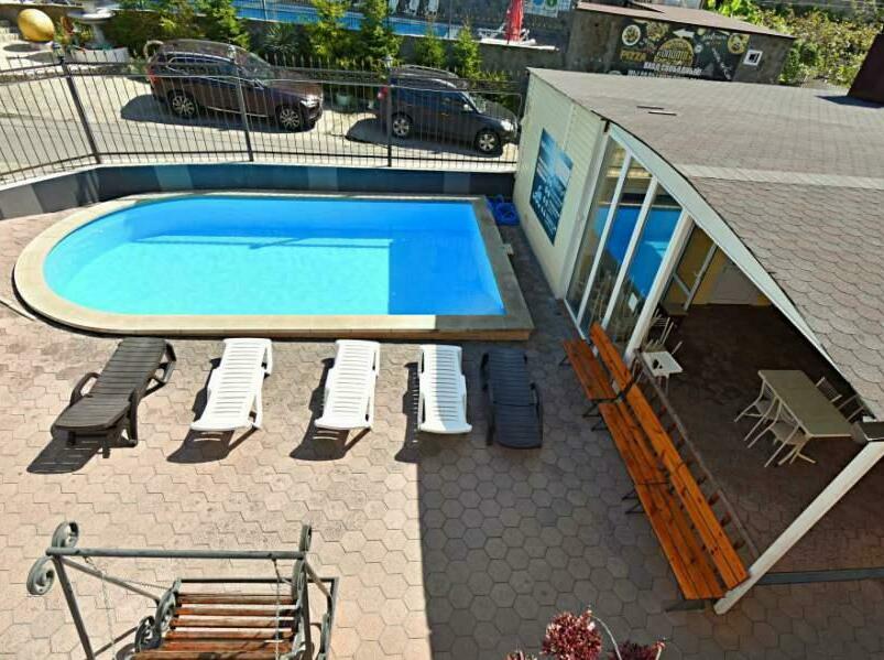 Suzanna Hotel