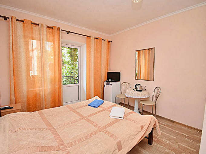 Hotel Lenura