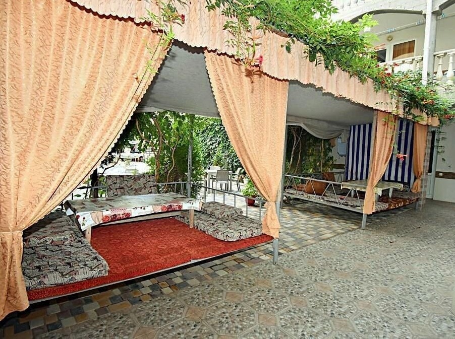 Liana Hotel
