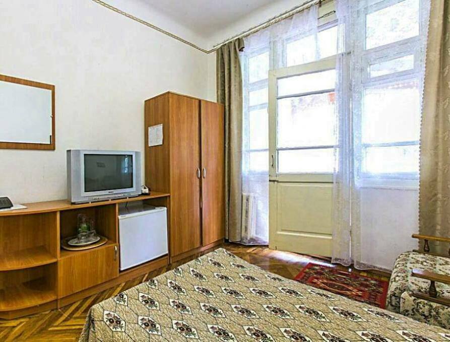 sanatoriy alushtinskiy