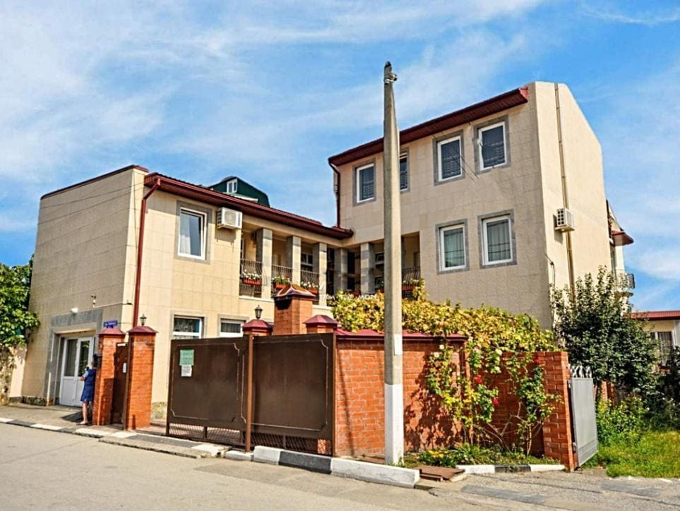 Mika Hotel