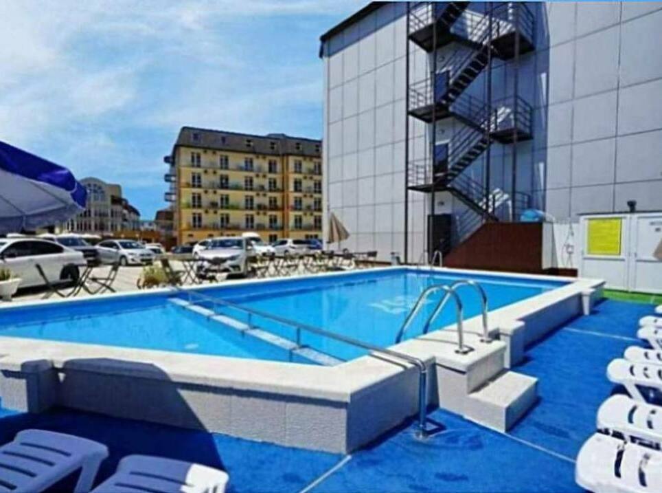 557 hotel