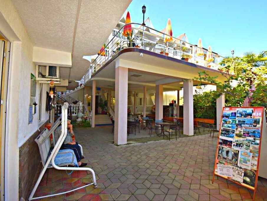 Hotel Ariana