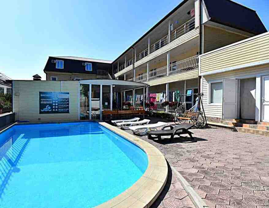 Suzanne Hotel