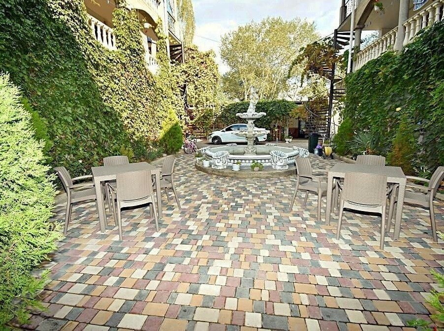 Liana Hotel