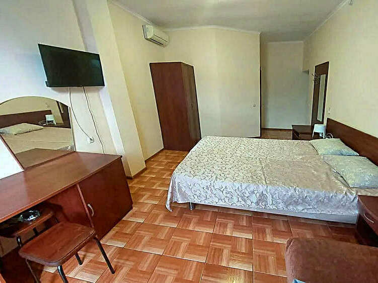 Breeze family hotel