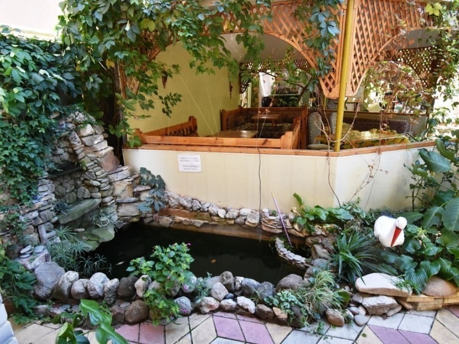 Oasis-Yug Hotel