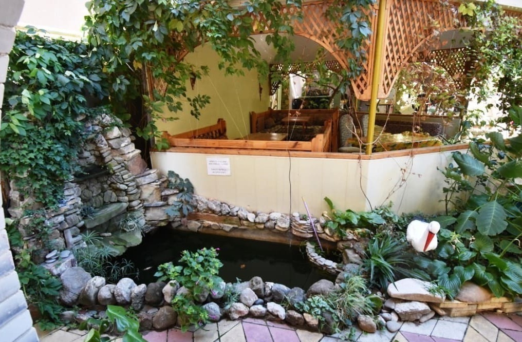 Oasis-Yug Hotel