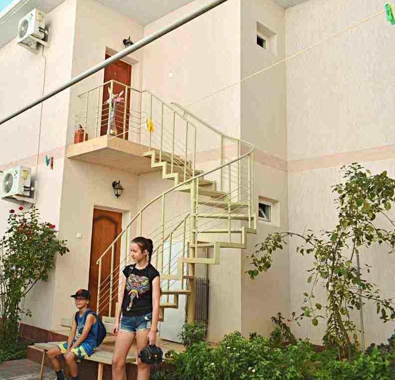 Gnezdo Aista hotel