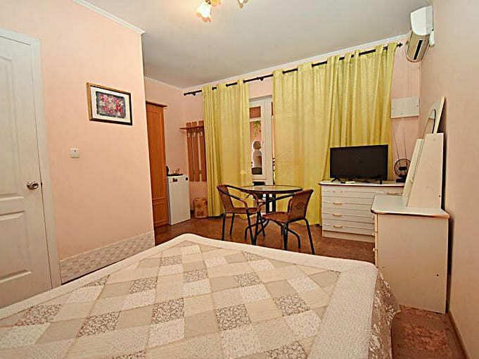 Hotel Lenura