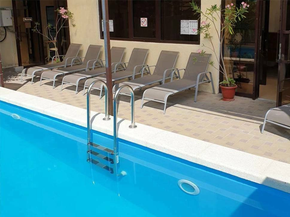 Breeze family hotel