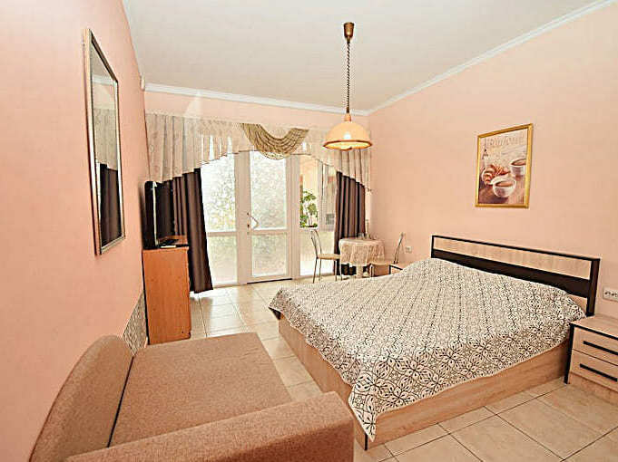 Hotel Lenura