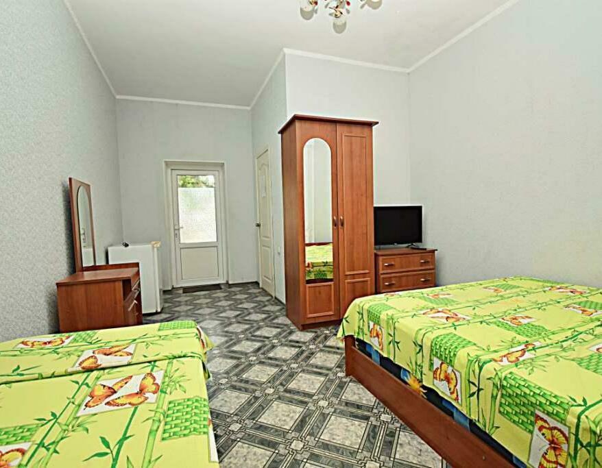 Marshall Hotel