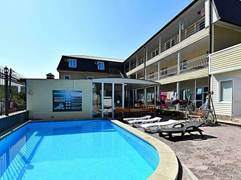 Suzanna Hotel